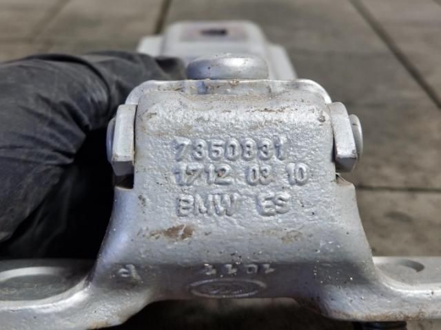 bontott BMW X1 Csomagtérajtó Bal Zsanér