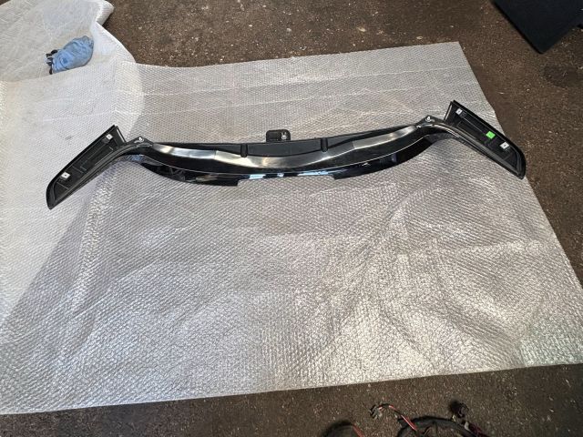 bontott BMW X1 Csomagtérajtó Díszléc