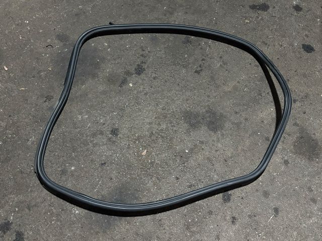 bontott BMW X1 Csomagtérajtó Gumikéder