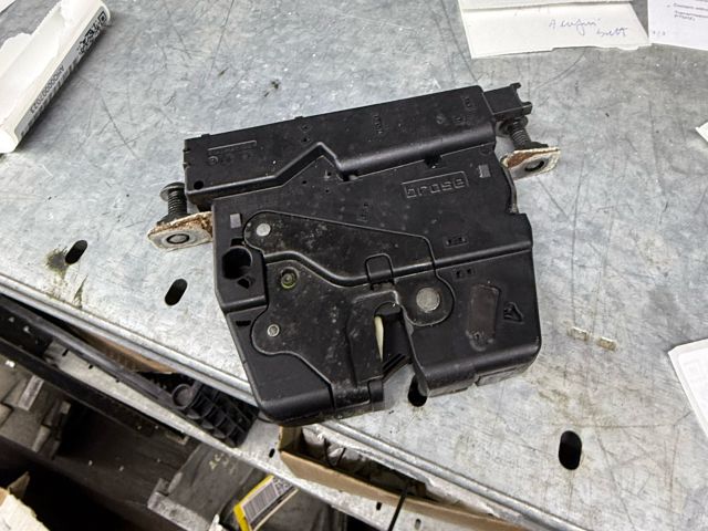 bontott BMW X1 Csomagtérajtó Zárszerkezet