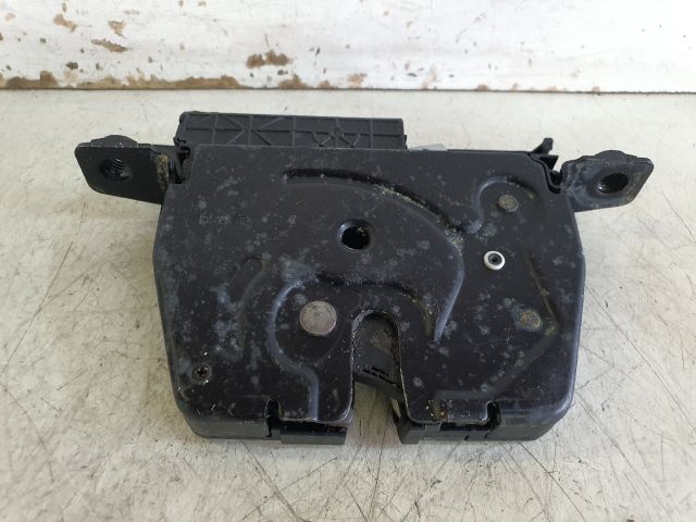 bontott BMW X1 Csomagtérajtó Zárszerkezet