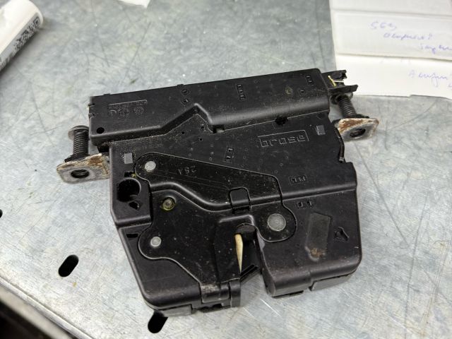 bontott BMW X1 Csomagtérajtó Zárszerkezet