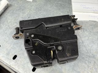 bontott BMW X1 Csomagtérajtó Zárszerkezet