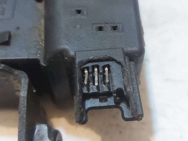 bontott BMW X1 Csomagtérajtó Zárszerkezet