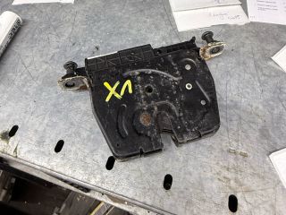 bontott BMW X1 Csomagtérajtó Zárszerkezet
