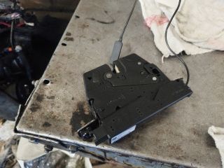 bontott BMW X1 Csomagtérajtó Zárszerkezet