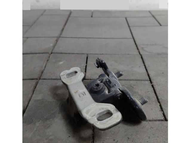 bontott BMW X1 Csomagtérajtó Zsanér