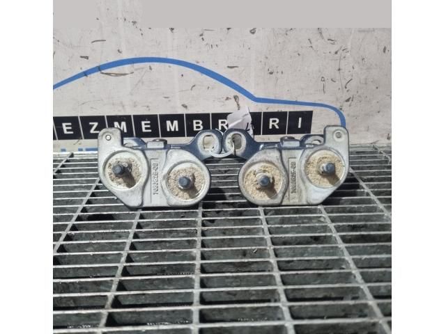 bontott BMW X1 Csomagtérajtó Zsanér