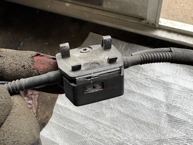 bontott BMW X1 Első Ablakmosó Fúvóka