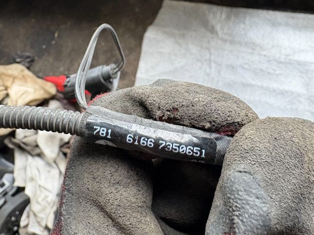 bontott BMW X1 Első Ablakmosó Fúvóka