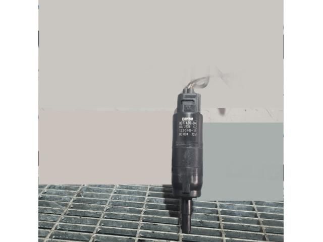 bontott BMW X1 Első Ablakmosó Szivattyú