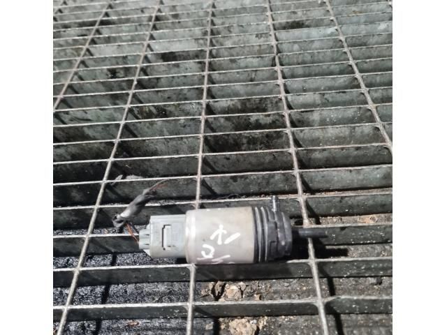 bontott BMW X1 Első Ablakmosó Szivattyú