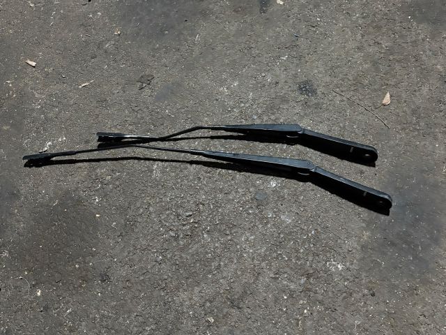 bontott BMW X1 Első Ablaktörlő Kar