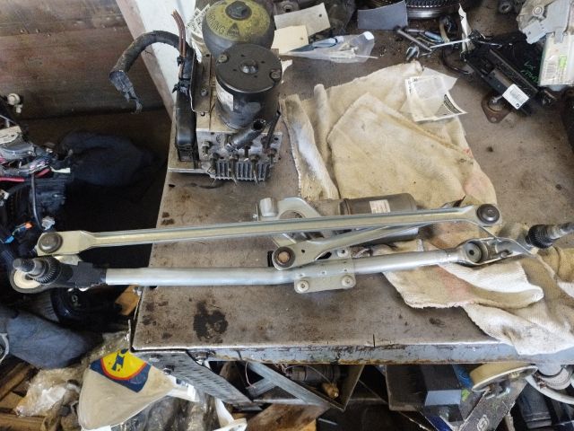 bontott BMW X1 Első Ablaktörlő Szerkezet Motorral