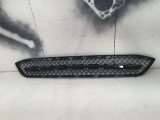 bontott BMW X1 Első Lökhárító Alsó Középső Díszrács