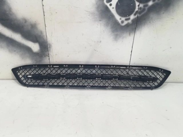 bontott BMW X1 Első Lökhárító Alsó Középső Díszrács