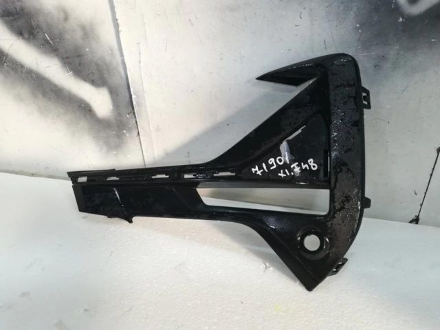 bontott BMW X1 Első Lökhárító Bal Díszrács