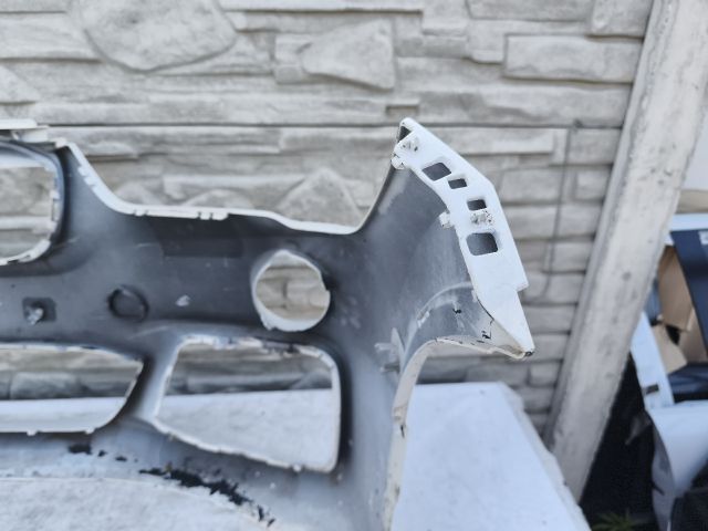 bontott BMW X1 Első Lökhárító (Részeivel)