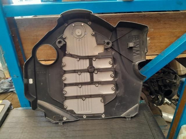 bontott BMW X1 Felső Hűtőburkolat