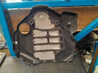 bontott BMW X1 Felső Hűtőburkolat