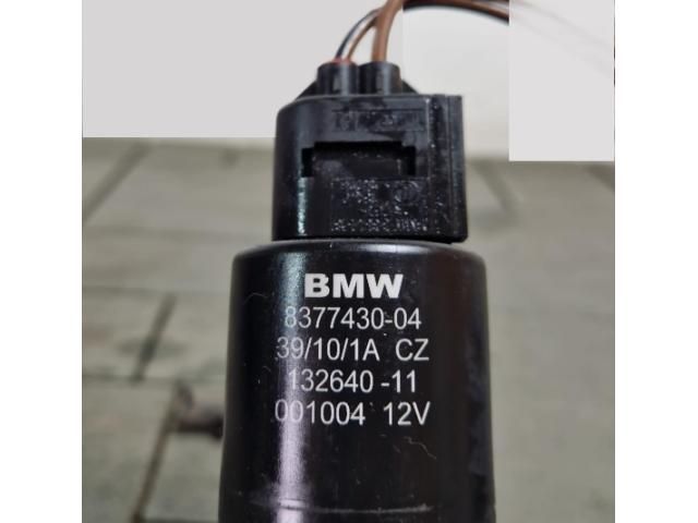 bontott BMW X1 Fényszórómosó Szivattyú