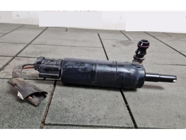 bontott BMW X1 Fényszórómosó Szivattyú