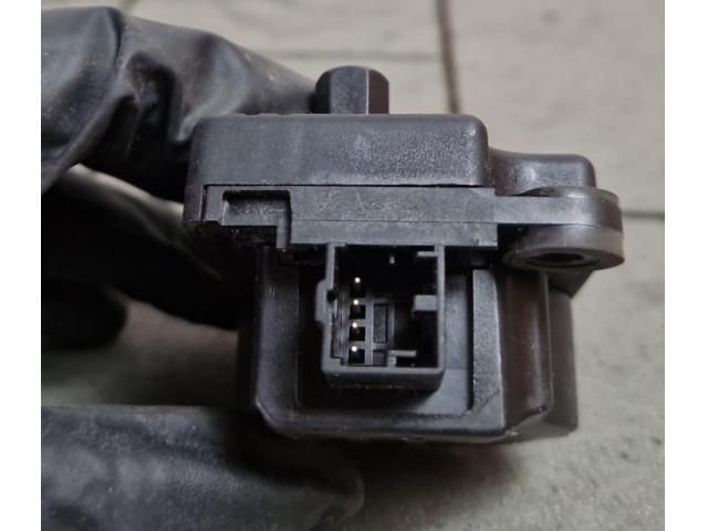 bontott BMW X1 Fűtés Állító Motor