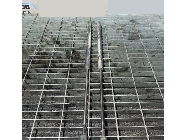 bontott BMW X1 Gázrugós Kitámasztó Teleszkóp Csomagtérajtó (Pozíciófüggetlen)