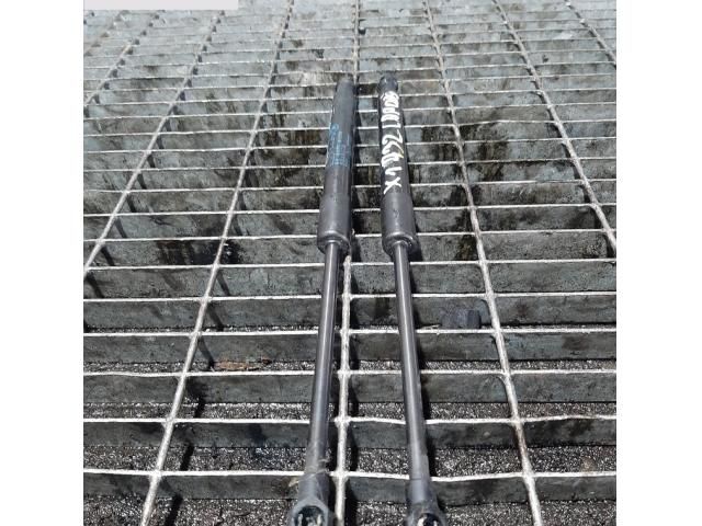 bontott BMW X1 Gázrugós Kitámasztó Teleszkóp Motorháztető