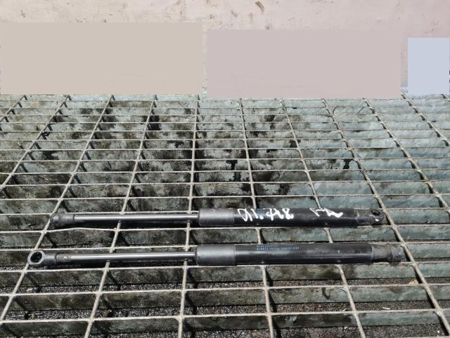 bontott BMW X1 Gázrugós Kitámasztó Teleszkóp Motorháztető