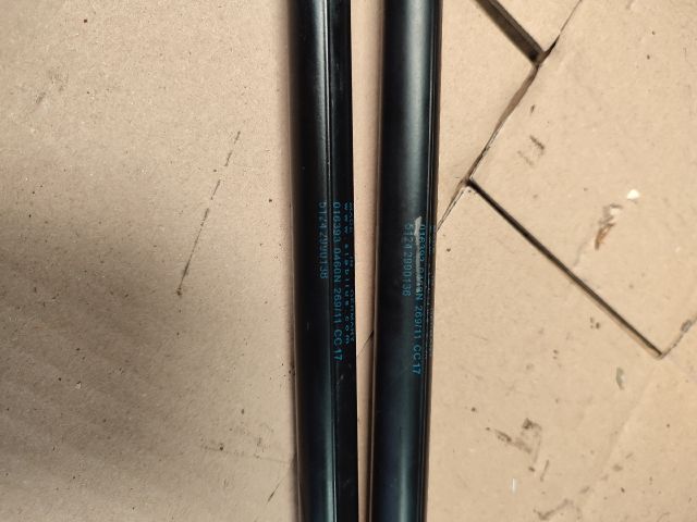 bontott BMW X1 Gázrugós Kitámasztó Teleszkóp Pár Csomagtérajtó