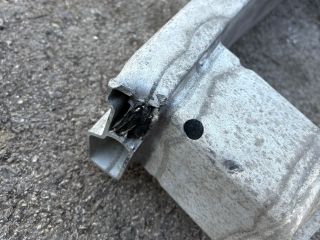 bontott BMW X1 Hátsó Lökhárító Merevítő (Fém)