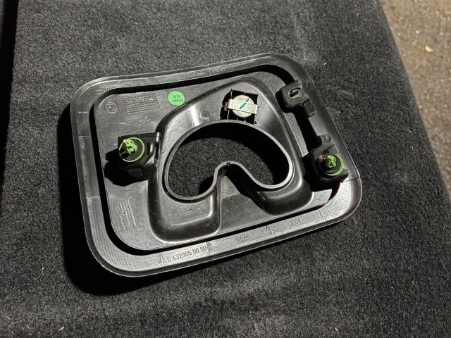 bontott BMW X1 Hátsó Tetőkárpit Takarófedél