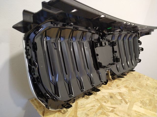 bontott BMW X1 Hűtőrács