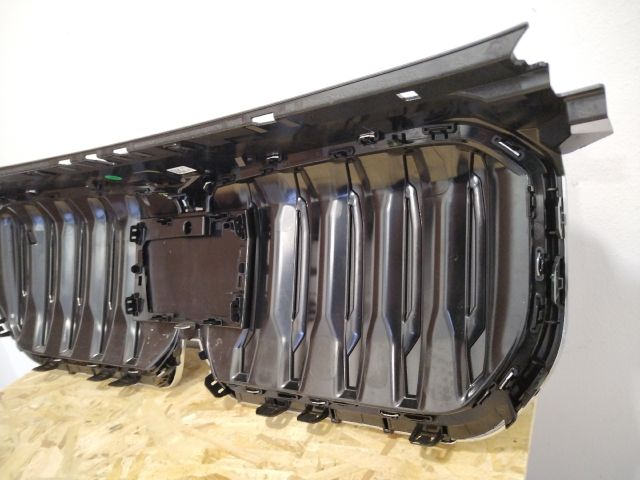 bontott BMW X1 Hűtőrács