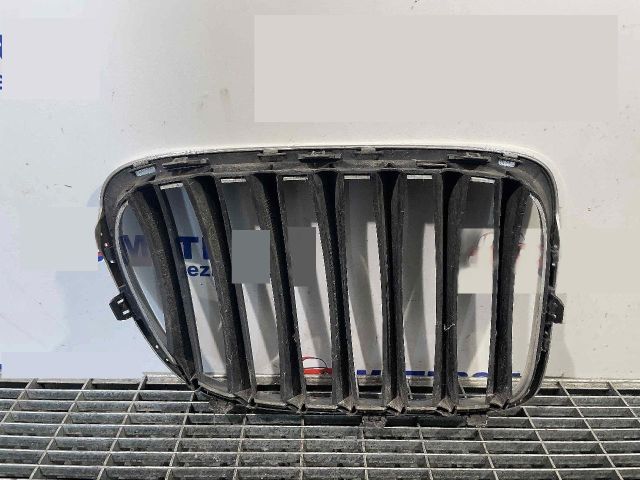 bontott BMW X1 Hűtőrács