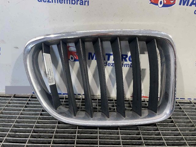 bontott BMW X1 Hűtőrács