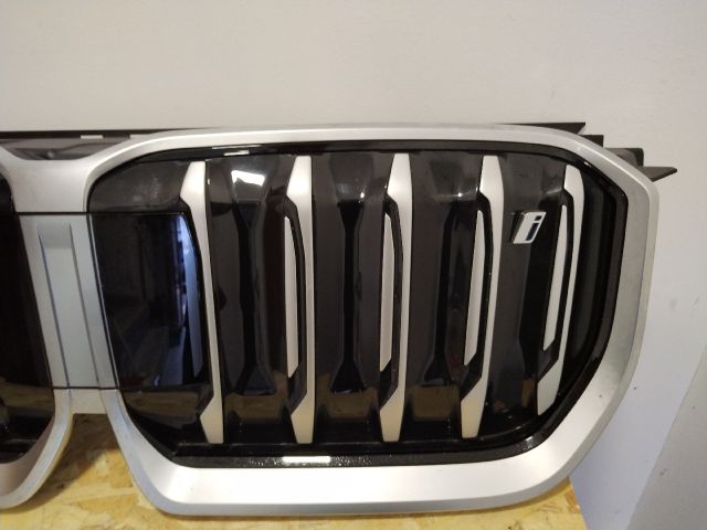 bontott BMW X1 Hűtőrács