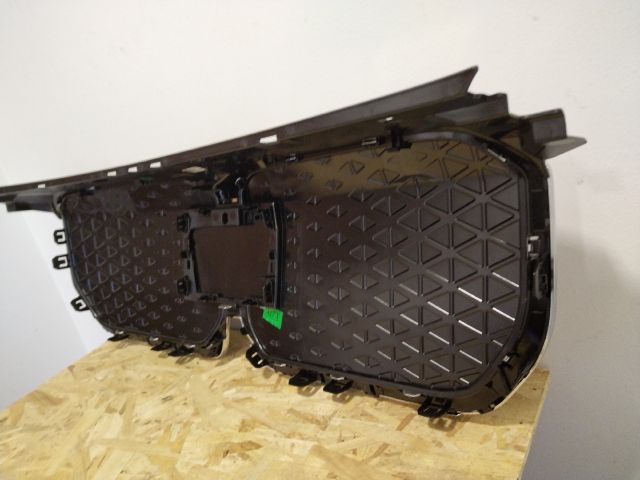 bontott BMW X1 Hűtőrács