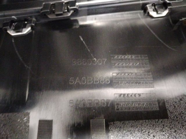 bontott BMW X1 Hűtőrács