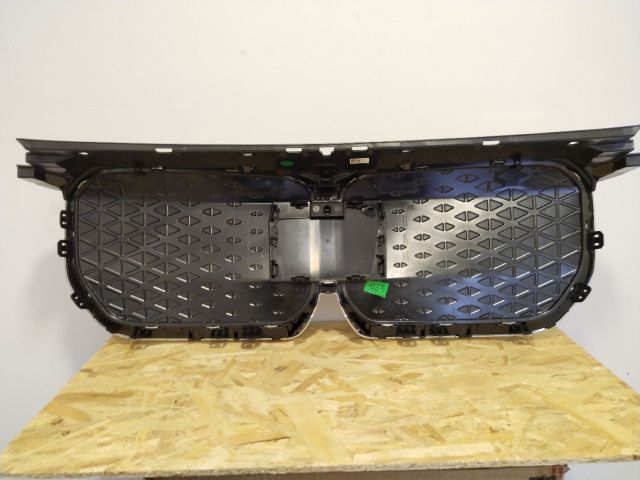 bontott BMW X1 Hűtőrács