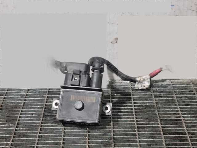 bontott BMW X1 Izzító Relé