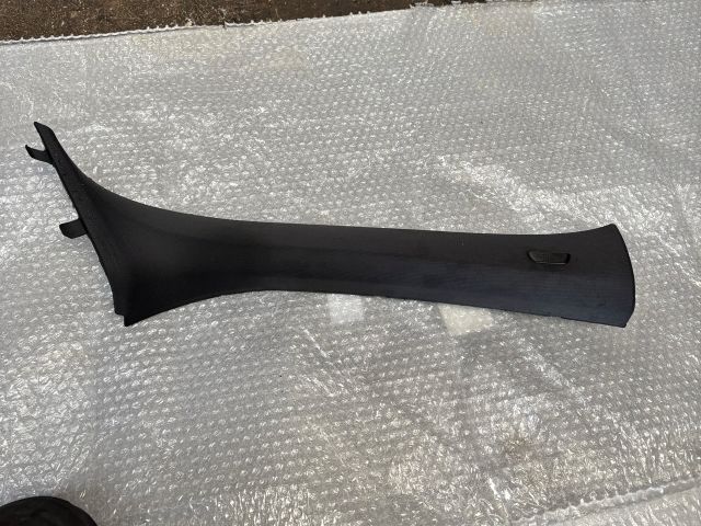 bontott BMW X1 Jobb A Oszlop Burkolat