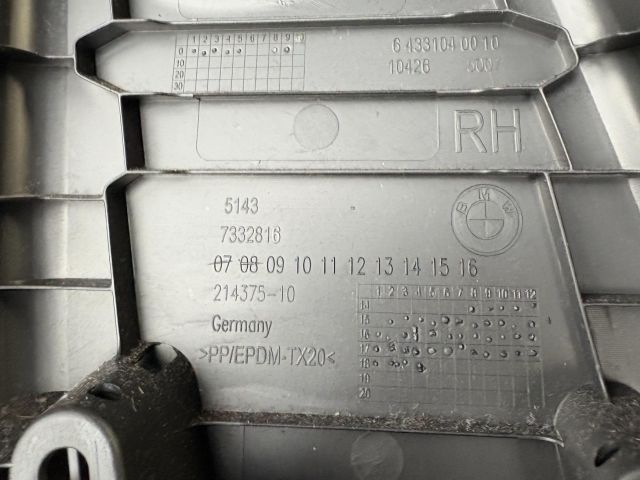 bontott BMW X1 Jobb B Oszlop Burkolat