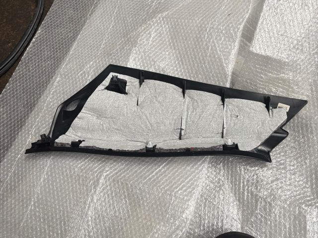 bontott BMW X1 Jobb C Oszlop Burkolat