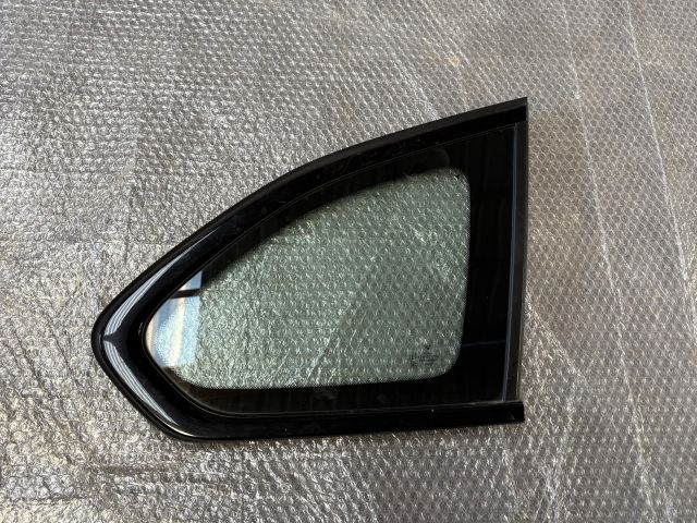 bontott BMW X1 Jobb C Oszlop Oldalablak Üveg