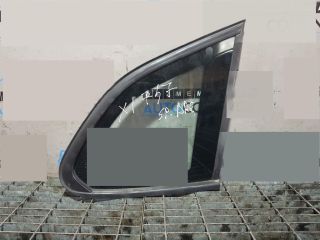 bontott BMW X1 Jobb C Oszlop Oldalablak Üveg