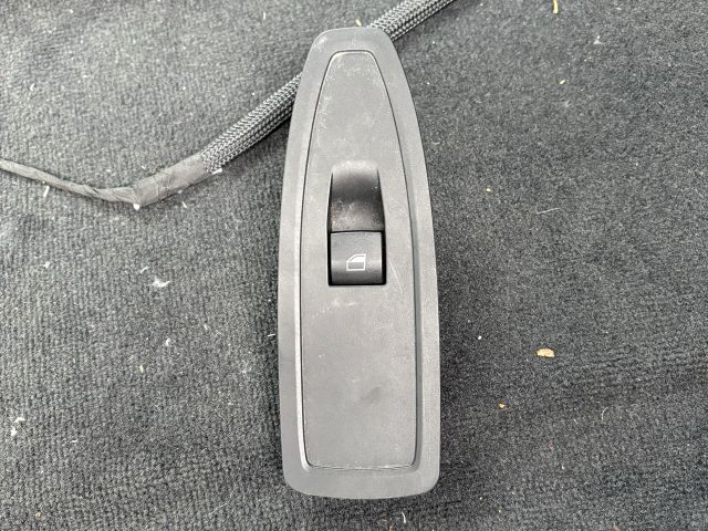 bontott BMW X1 Jobb első Ablakemelő Kapcsoló