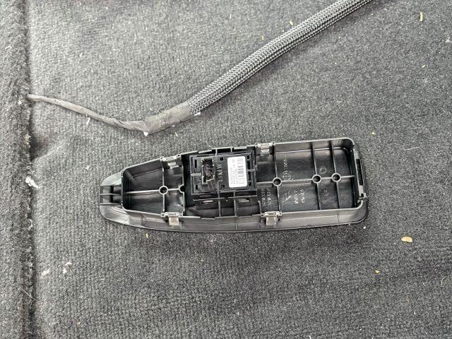 bontott BMW X1 Jobb első Ablakemelő Kapcsoló