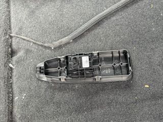 bontott BMW X1 Jobb első Ablakemelő Kapcsoló